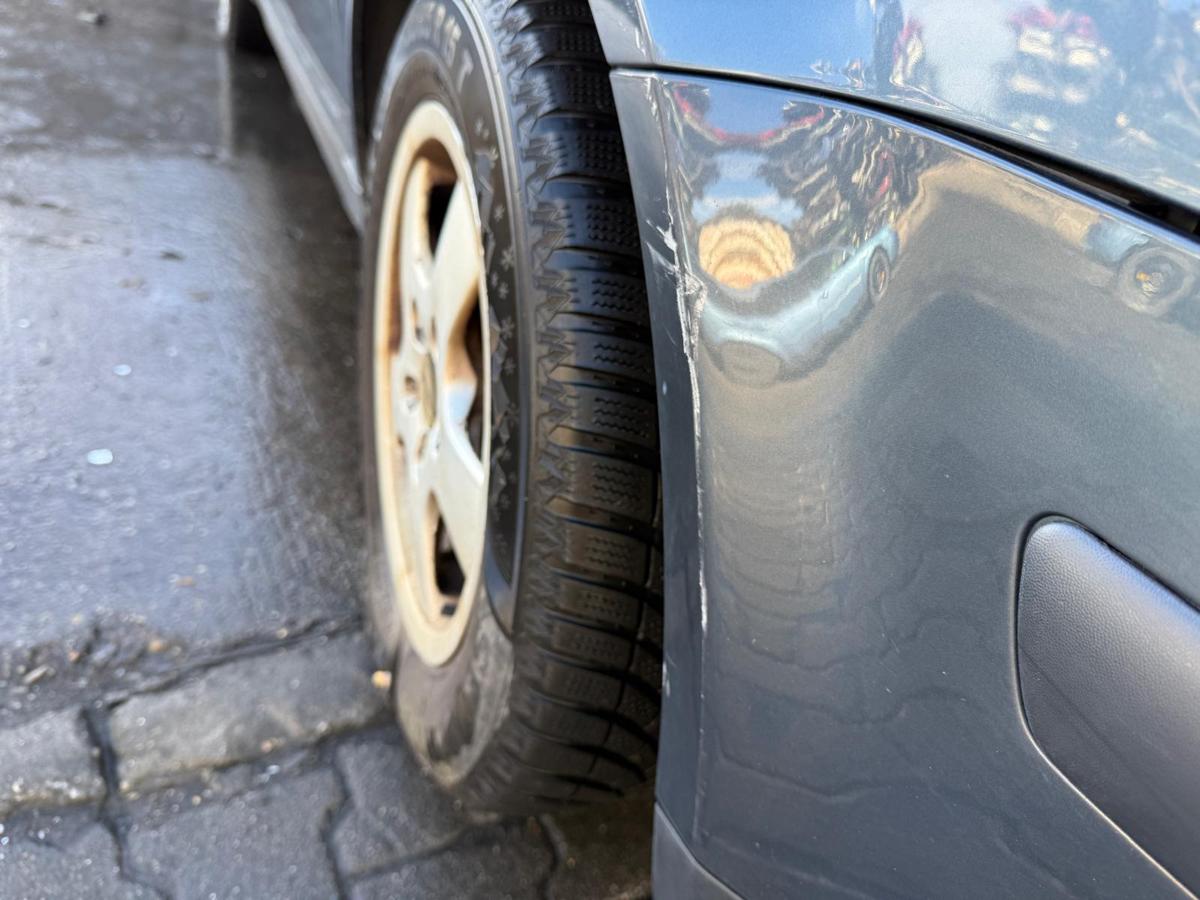 VW Passat 3BG original Stoßstange Stoßfänger vorn LC7V Blue Anthrazit Perl BJ02